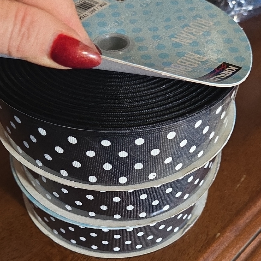 Kirkland Signature Black Ribbon with White Polka Dots - Picture 7 of 8